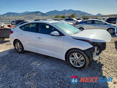 Czwarte zdjęcie samochodu z boku: 2019 HYUNDAI ELANTRA VALUE EDITION VIN:5NPD84LF3KH458851 - miniatura