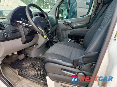 Zdjęcie 7 z 12 samochodu: 2012 MERCEDES-BENZ SPRINTER VIN:WDRPE8CC0C5628202 - miniatura