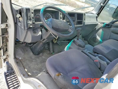 Zdjęcie 8 z 13 samochodu: 2015 ISUZU NPR HD BOX TRUCK VIN:JALC4W162F7002693 - miniatura