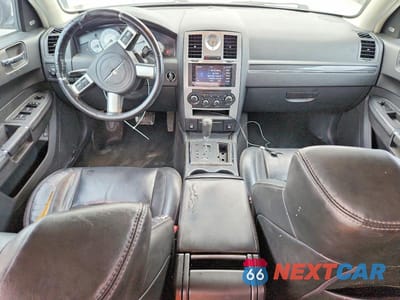 Zdjęcie 8 z 12 samochodu: 2008 CHRYSLER 300C VIN:2C3LA63H98H179133 - miniatura