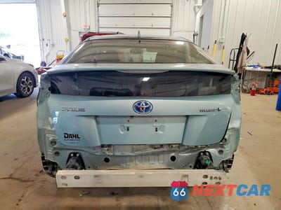 Zdjęcie 6 z 13 samochodu: 2016 TOYOTA PRIUS THREE VIN:JTDKARFU7G3024079 - miniatura