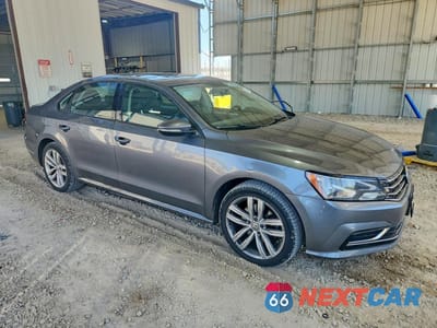 Czwarte zdjęcie samochodu z boku: 2019 VOLKSWAGEN PASSAT WOLFSBURG VIN:1VWLA7A34KC002702 - miniatura