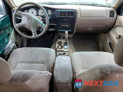 Zdjęcie 8 z 12 samochodu: 2002 TOYOTA TACOMA DOUBLE CAB PRERUNNER VIN:5TEGN92N12Z891268 - miniatura