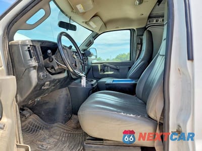 Zdjęcie 7 z 13 samochodu: 2020 CHEVROLET EXPRESS 2500 CARGO DELIVERY VAN VIN:1GCWGBFG5L1253156 - miniatura