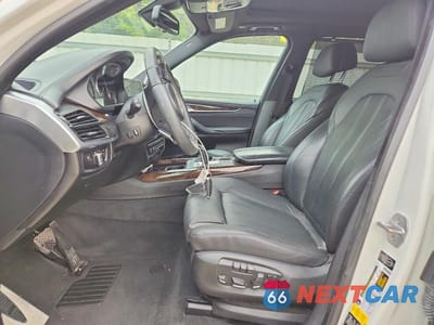Zdjęcie 7 z 13 samochodu: 2015 BMW X5 XDRIVE50I VIN:5UXKR6C58F0J75175 - miniatura