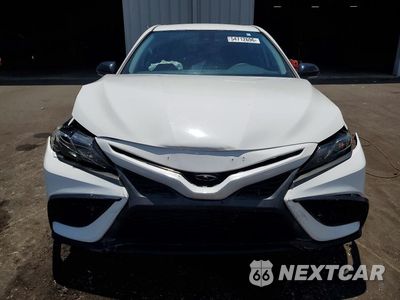 Piąte zdjęcie samochodu w środku: 2021 TOYOTA CAMRY SE NIGHTSHADE VIN:4T1T11AK1MU446443 - miniatura