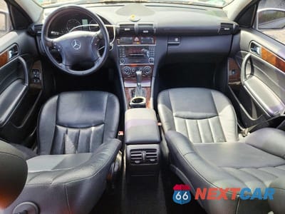 Zdjęcie 8 z 12 samochodu: 2005 MERCEDES-BENZ C VIN:WDBRH81J75F650534 - miniatura