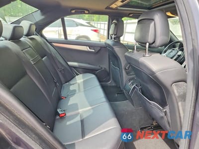 Zdjęcie 10 z 12 samochodu: 2013 MERCEDES-BENZ C 250 VIN:WDDGF4HB2DR275080 - miniatura