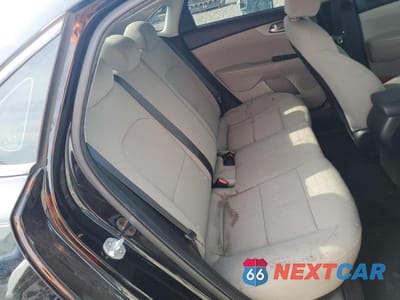 Zdjęcie 10 z 12 samochodu: 2019 KIA FORTE LXS VIN:3KPF24AD1KE045178 - miniatura