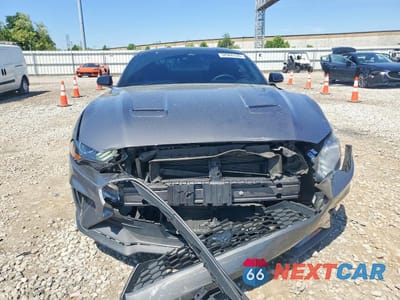 Piąte zdjęcie samochodu w środku: 2021 FORD MUSTANG VIN:1FA6P8TH7M5113948 - miniatura