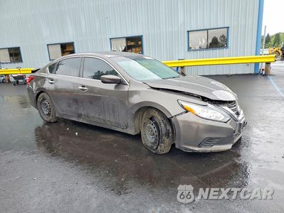 Czwarte zdjęcie samochodu z boku: 2016 NISSAN ALTIMA 2.5 S VIN:1N4AL3AP4GC226484 - miniatura