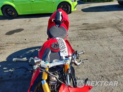 Piąte zdjęcie samochodu w środku: 2025 DUCATI PANIGALE V2 VIN:ZDMHAU8T9SB001276 - miniatura