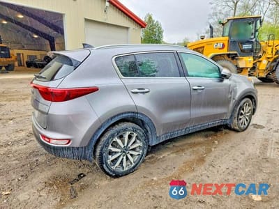 Trzecie zdjęcie samochodu z tyłu: 2017 KIA SPORTAGE EX VIN:KNDPNCAC3H7236414 - miniatura