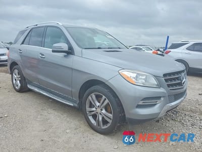 Czwarte zdjęcie samochodu z boku: 2015 MERCEDES-BENZ ML 350 4MATIC VIN:4JGDA5HBXFA562181 - miniatura