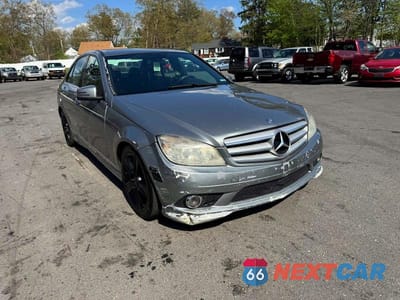 Czwarte zdjęcie samochodu z boku: 2010 MERCEDES-BENZ C 300 4MATIC VIN:WDDGF8BB7AF451845 - miniatura