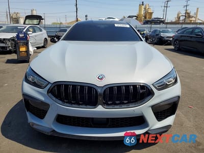 Piąte zdjęcie samochodu w środku: 2023 BMW M8 VIN:WBSGV0C03PCL80271 - miniatura