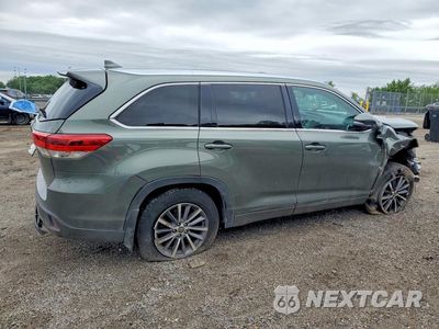 Trzecie zdjęcie samochodu z tyłu: 2018 TOYOTA HIGHLANDER XLE VIN:5TDJZRFH3JS823323 - miniatura