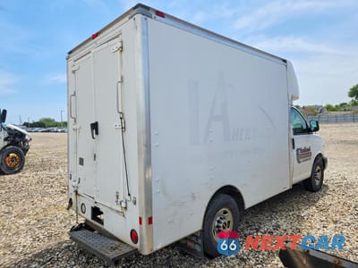 Trzecie zdjęcie samochodu z tyłu: 2014 GMC SAVANA CUTAWAY G3500 VIN:1GD072BGXE1176598 - miniatura