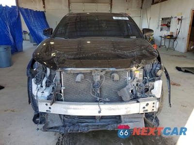 Piąte zdjęcie samochodu w środku: 2018 TOYOTA HIGHLANDER XLE VIN:5TDJZRFH0JS893863 - miniatura