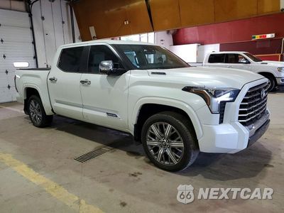 Czwarte zdjęcie samochodu z boku: 2025 TOYOTA TUNDRA CREWMAX CAPSTONE VIN:5TFVC5DB6SX100944 - miniatura