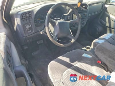 Zdjęcie 8 z 12 samochodu: 1999 GMC SONOMA VIN:1GTCS19XXX8500479 - miniatura