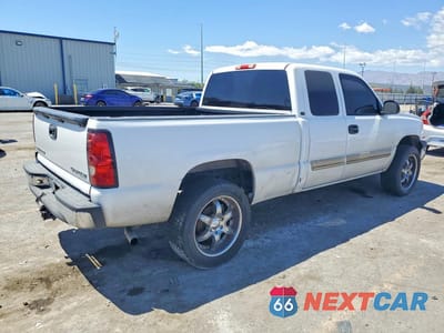 Trzecie zdjęcie samochodu z tyłu: 2005 CHEVROLET SILVERADO C1500 VIN:2GCEC19T051268803 - miniatura