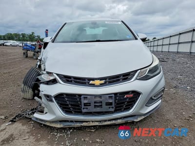 Piąte zdjęcie samochodu w środku: 2017 CHEVROLET CRUZE LT VIN:3G1BE6SM3HS512247 - miniatura