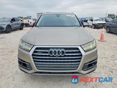 Piąte zdjęcie samochodu w środku: 2017 AUDI Q7 PRESTIGE VIN:WA1VAAF77HD023125 - miniatura