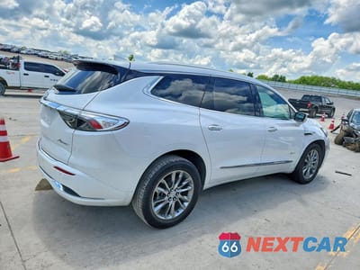 Trzecie zdjęcie samochodu z tyłu: 2024 BUICK ENCLAVE AVENIR VIN:5GAEVCKW1RJ116519 - miniatura