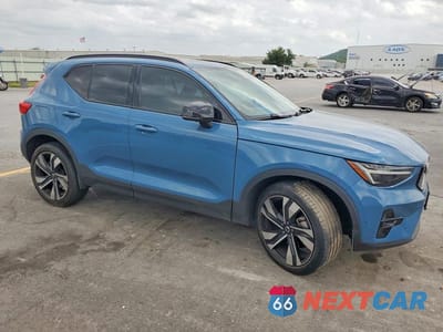 Czwarte zdjęcie samochodu z boku: 2023 VOLVO XC40 ULTIMATE VIN:YV4L12UX2P2023689 - miniatura