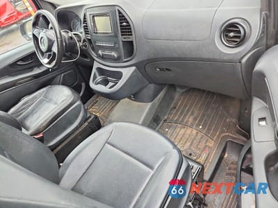 Zdjęcie 8 z 13 samochodu: 2016 MERCEDES-BENZ METRIS VIN:WD3PG2EA4G3108101 - miniatura