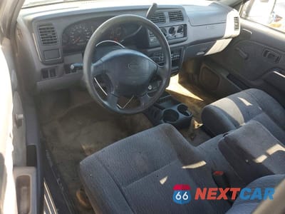 Zdjęcie 8 z 12 samochodu: 2000 NISSAN FRONTIER KING CAB XE VIN:1N6DD26S1YC355678 - miniatura