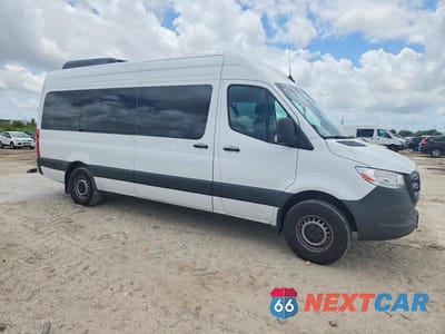 Czwarte zdjęcie samochodu z boku: 2025 MERCEDES-BENZ SPRINTER 2500 VIN:W1Z4KGHY1ST205821 - miniatura