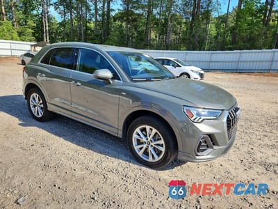 Czwarte zdjęcie samochodu z boku: 2024 AUDI Q3 PREMIUM S LINE 45 VIN:WA1DECF38R1040155 - miniatura