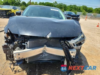 Piąte zdjęcie samochodu w środku: 2016 NISSAN MAXIMA PLATINUM VIN:1N4AA6AP4GC416986 - miniatura