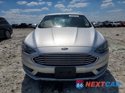 Piąte zdjęcie samochodu w środku: 2018 FORD FUSION SE HYBRID VIN:3FA6P0LU5JR248160 - miniatura
