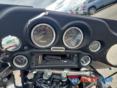 Zdjęcie 7 z 8 samochodu: 2006 HARLEY-DAVIDSON FLHTCUI VIN:1HD1FCW116Y641994 - miniatura