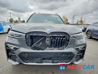 Piąte zdjęcie samochodu w środku: 2021 BMW X7 XDRIVE40I VIN:5UXCW2C00M9H88302 - miniatura