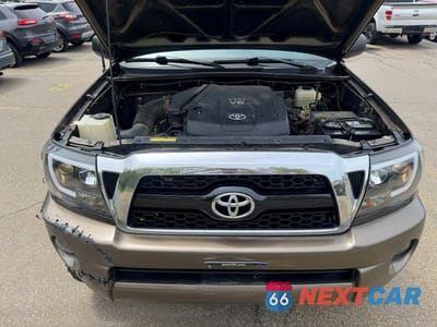 Zdjęcie 7 z 14 samochodu: 2011 TOYOTA TACOMA DOUBLE CAB VIN:3TMLU4EN8BM060850 - miniatura