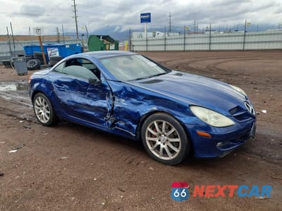 Czwarte zdjęcie samochodu z boku: 2005 MERCEDES-BENZ SLK 350 VIN:WDBWK56F85F025308 - miniatura