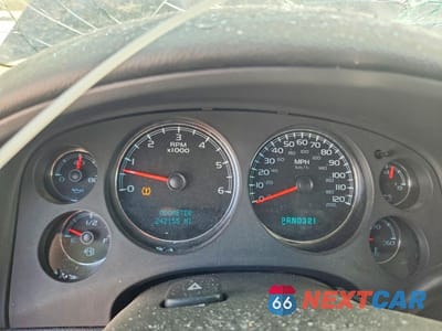 Zdjęcie 9 z 13 samochodu: 2008 CHEVROLET SUBURBAN K1500 LS VIN:1GNFK16388R277845 - miniatura