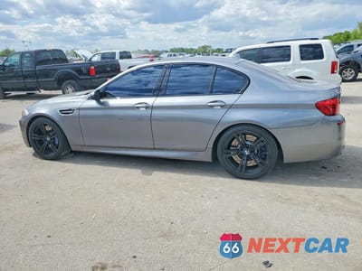Drugie zdjęcie samochodu z przodu: 2013 BMW M5 VIN:WBSFV9C54DC773316 - miniatura
