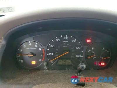 Zdjęcie 9 z 13 samochodu: 2001 HONDA ACCORD LX VIN:1HGCG554X1A014132 - miniatura