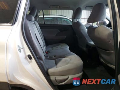 Zdjęcie 10 z 12 samochodu: 2021 TOYOTA HIGHLANDER L VIN:5TDCZRAH6MS058483 - miniatura