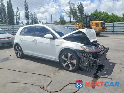 Czwarte zdjęcie samochodu z boku: 2015 VOLKSWAGEN GTI VIN:3VW4T7AU6FM026205 - miniatura