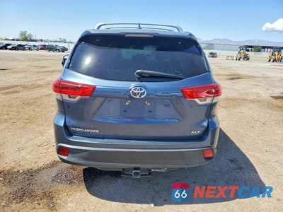 Zdjęcie 6 z 12 samochodu: 2017 TOYOTA HIGHLANDER XLE VIN:5TDKZRFHXHS510736 - miniatura
