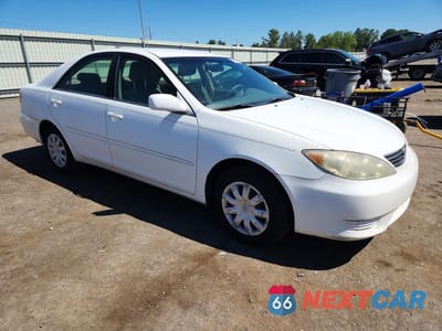 Czwarte zdjęcie samochodu z boku: 2005 TOYOTA CAMRY LE VIN:4T1BE30K25U535369 - miniatura