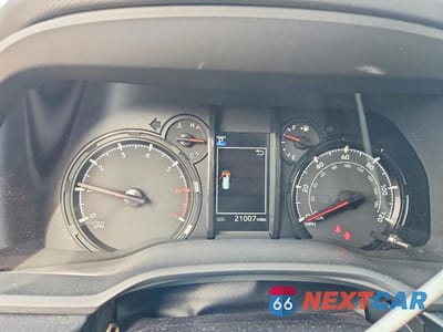 Zdjęcie 9 z 13 samochodu: 2020 TOYOTA 4RUNNER SR5 VIN:JTEBU5JR2L5770484 - miniatura