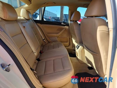 Zdjęcie 10 z 12 samochodu: 2007 VOLKSWAGEN JETTA WOLFSBURG VIN:3VWEF81KX7M196097 - miniatura