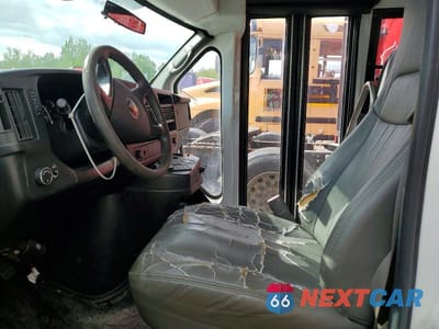 Piąte zdjęcie samochodu w środku: 2012 CHEVROLET MVP - SCHOOL BUS VIN:1GB0G2BA7C1177399 - miniatura